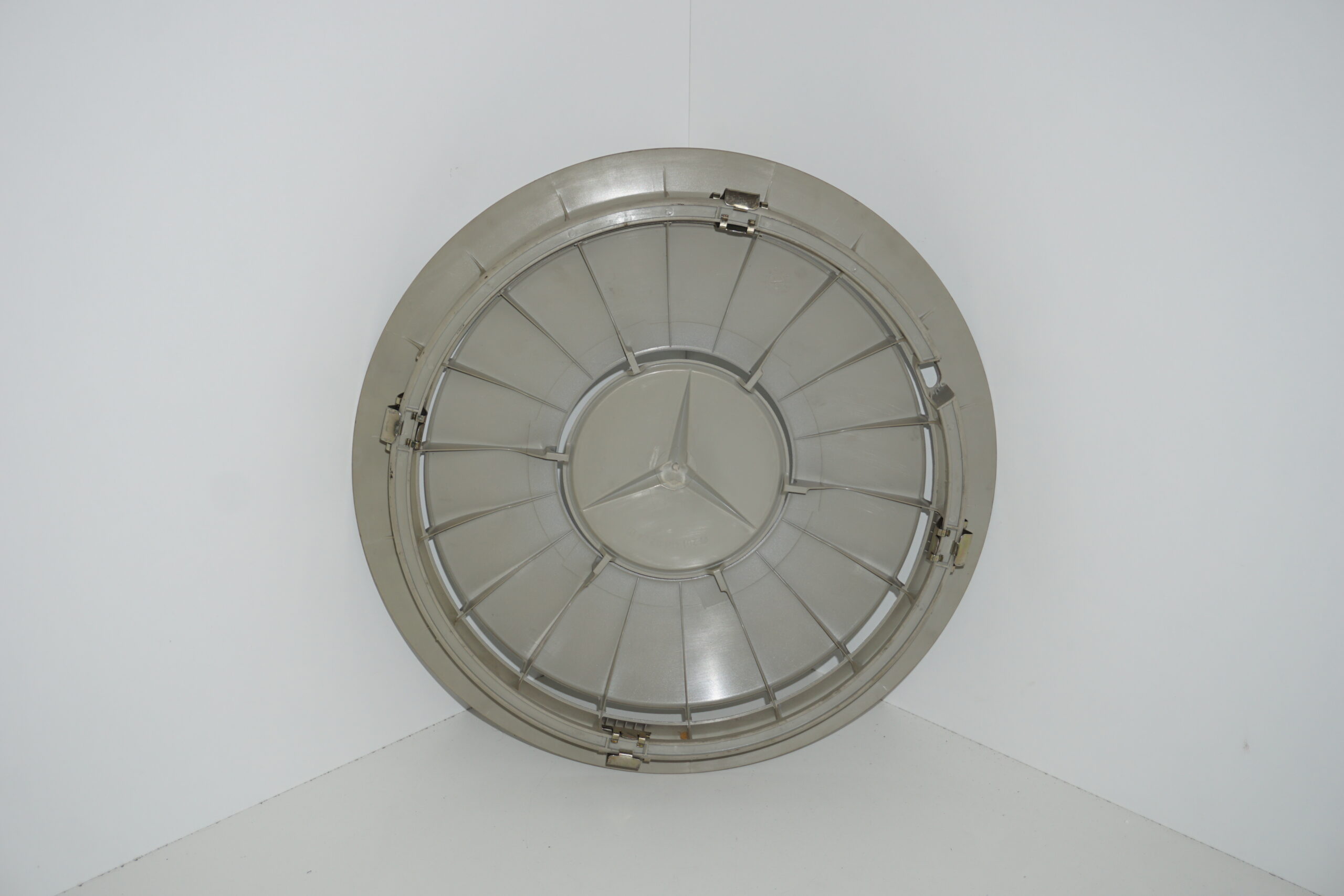 Copricerchio Mercedes benz W201C W124E 201,401,02,24 - immagine 2