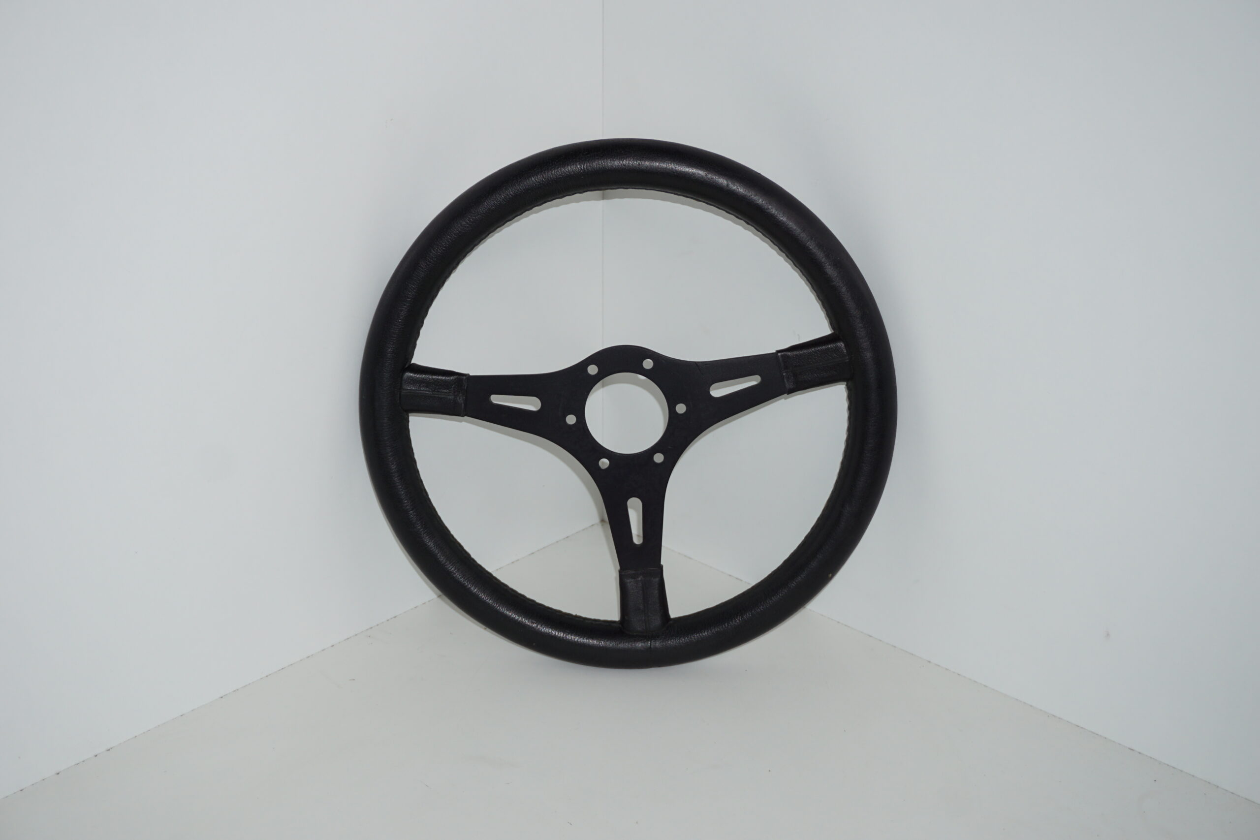 Volante pelle nera modello raid senza coprimozzo360mm 3 razze - immagine 2