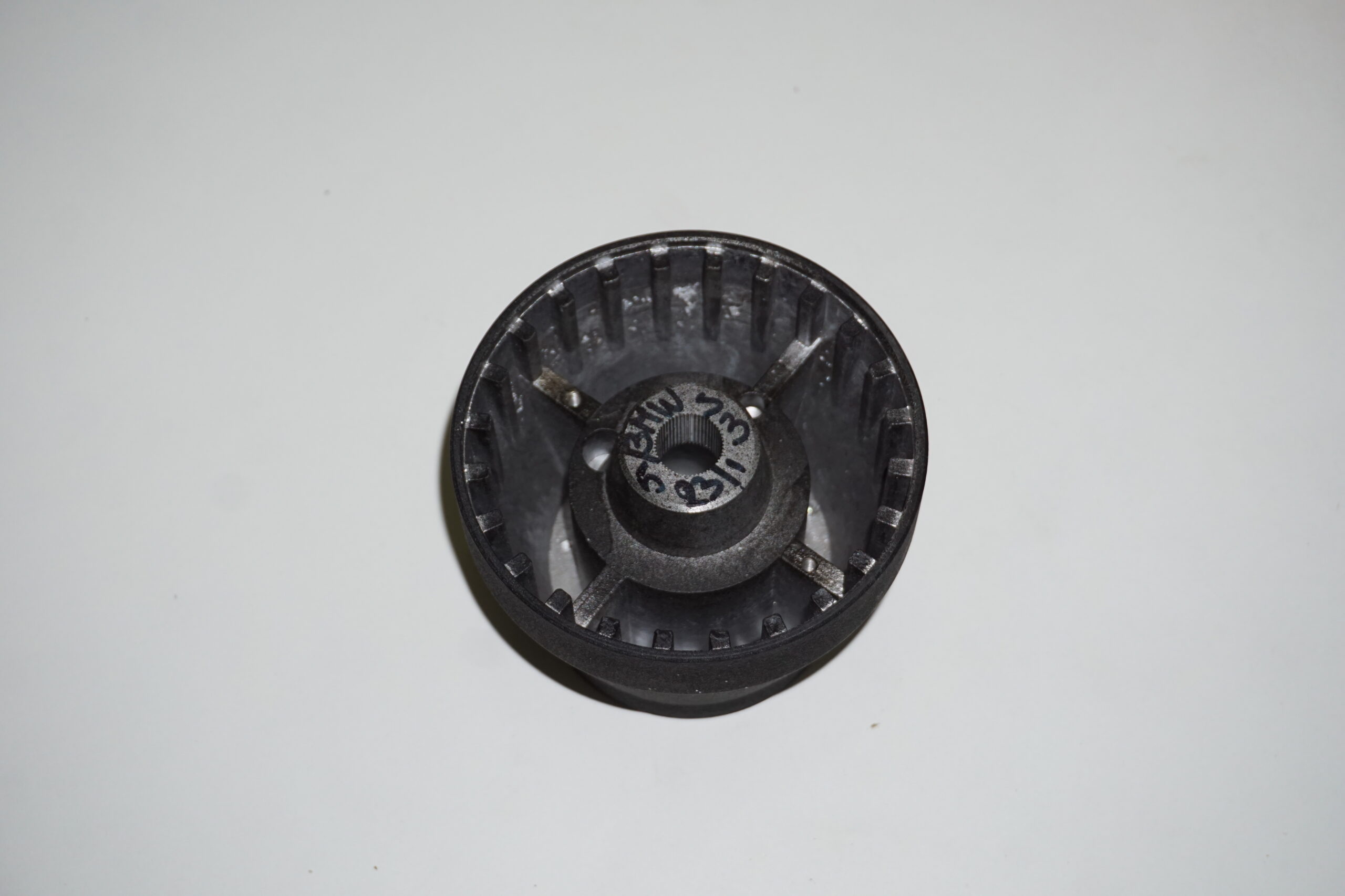 Mozzo volante momo BMW serie 3 83-90 - immagine 2