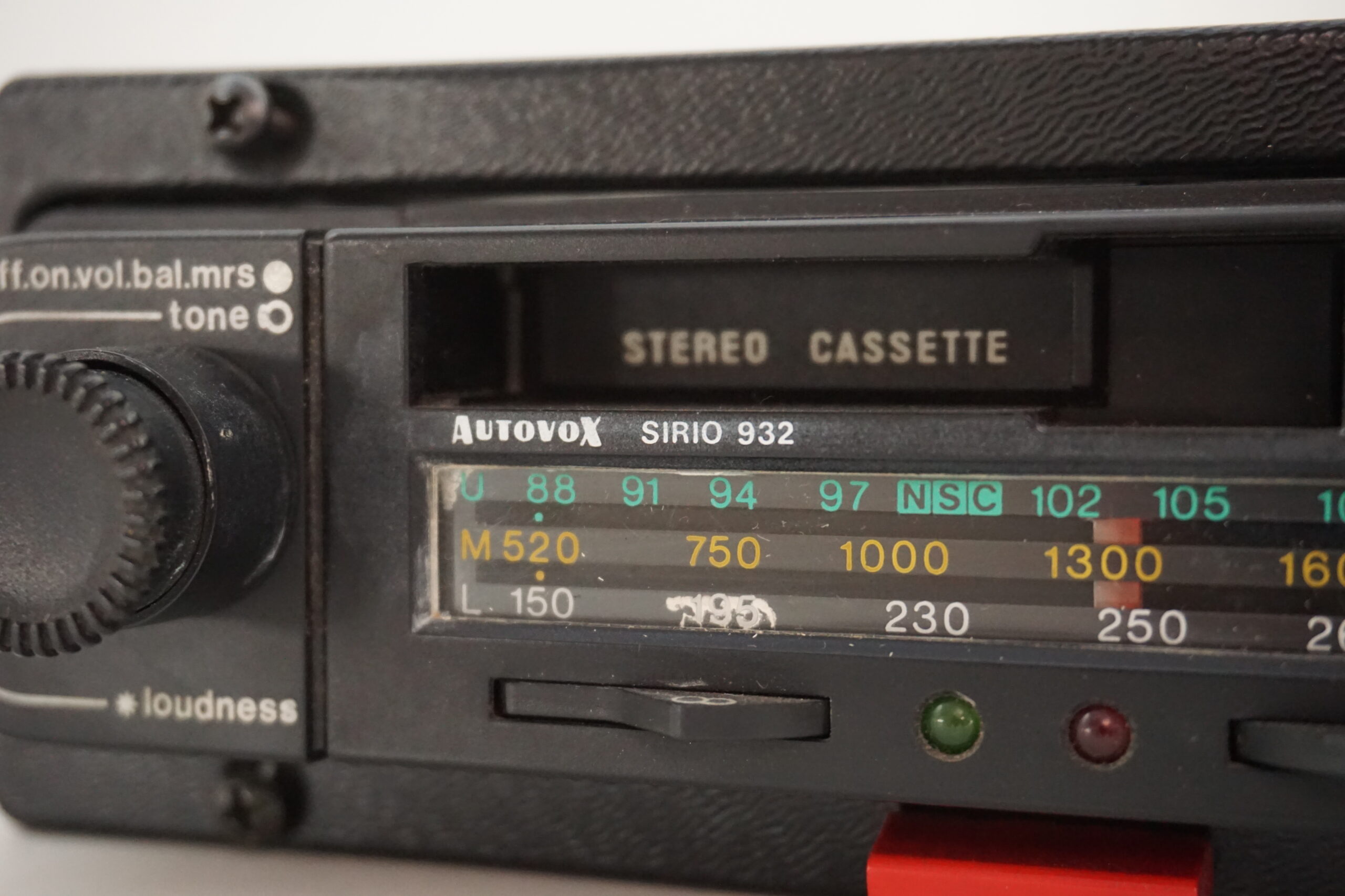 Autoradio a cassette Autovox SIRIO 932 - immagine 2