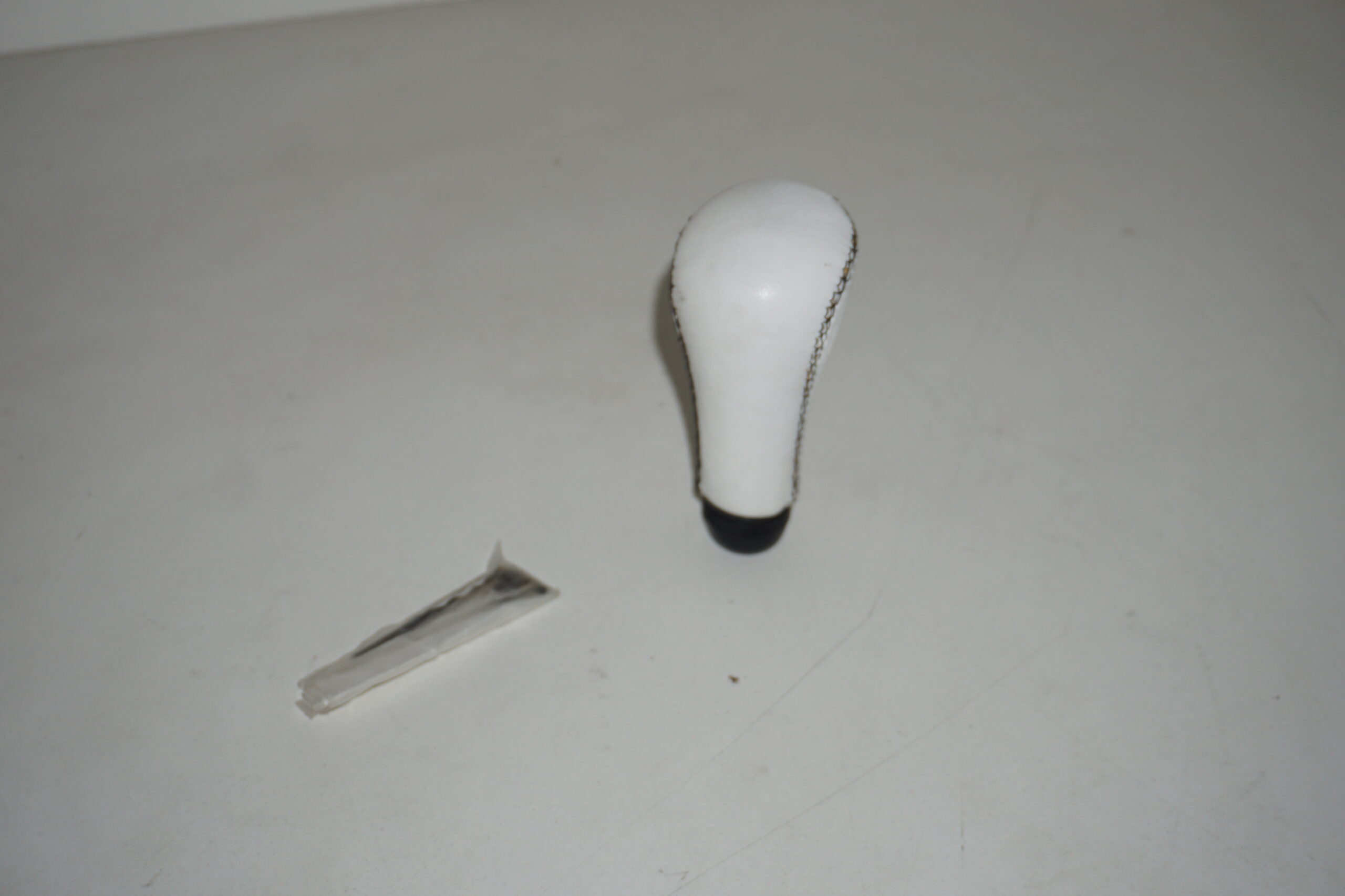 Pomello cambio universale alto in pelle bianca diametro 14mm - immagine 2