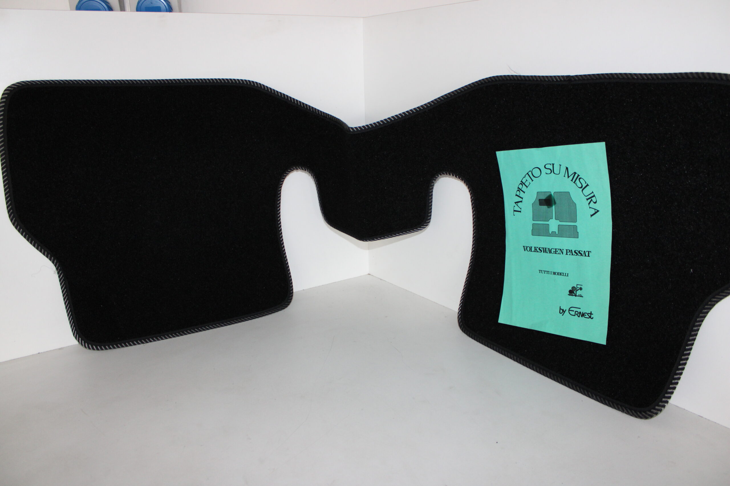 Tappeto auto completo Volkswagen Passat nero moquette anno non identificato - immagine 2